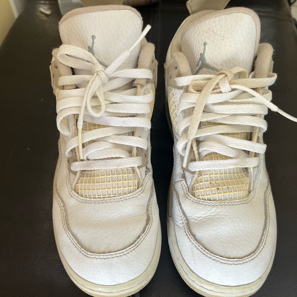 Jordan 4
Size 2y
Good condition
$40

FIRM ON PRICE